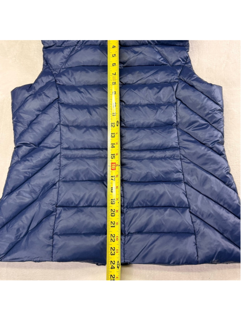 Women's G.H. Bass & Co. Blue Puffer Vest with Faux Fur Collar Medium - Picture 9 of 10